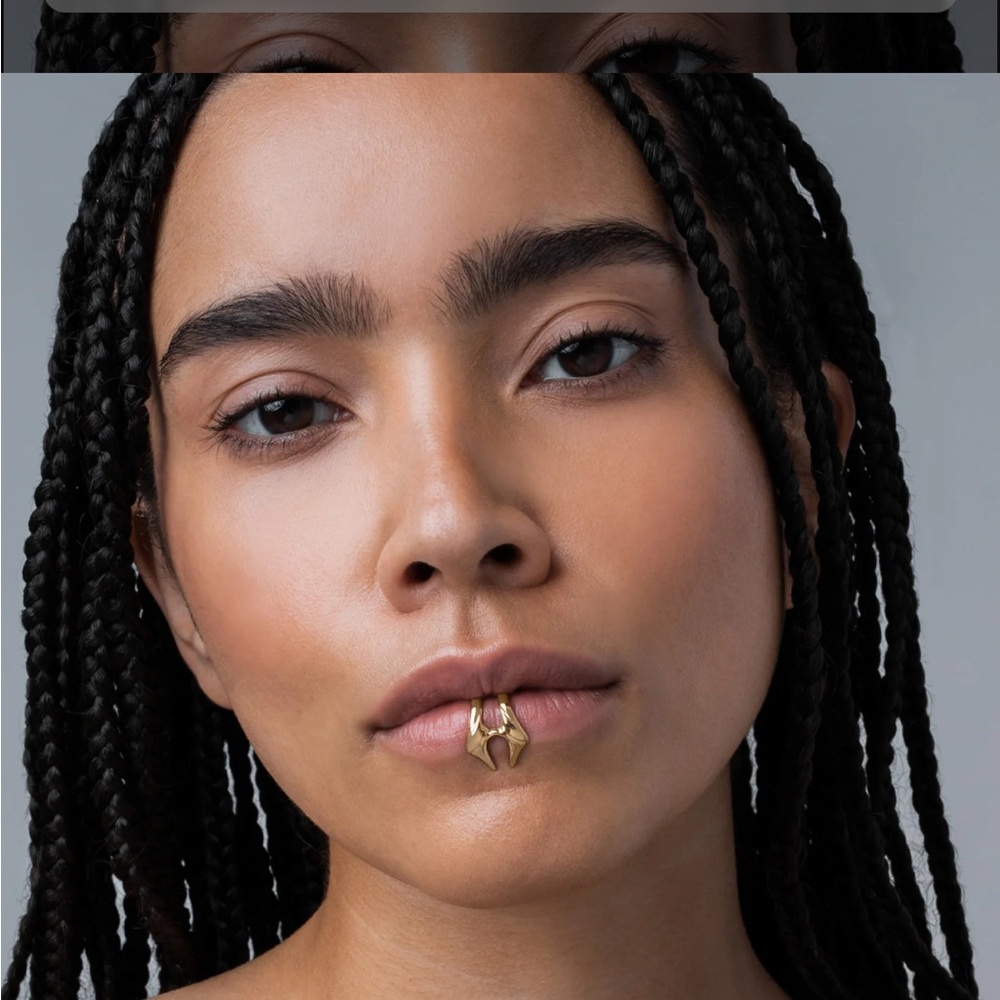 Vitaly ecstasy lip cuff in gold